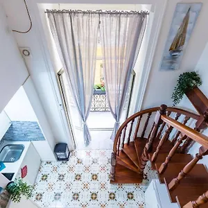 https://nel-cuore-di-napoli-80133.hotels-amalfi.com